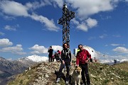 72 Alla croce di vetta del Due Mani (1656 m)